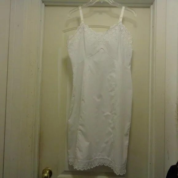 VINTAGE SWEET COTTON MIXED EYELET FULL SLIP 16/36